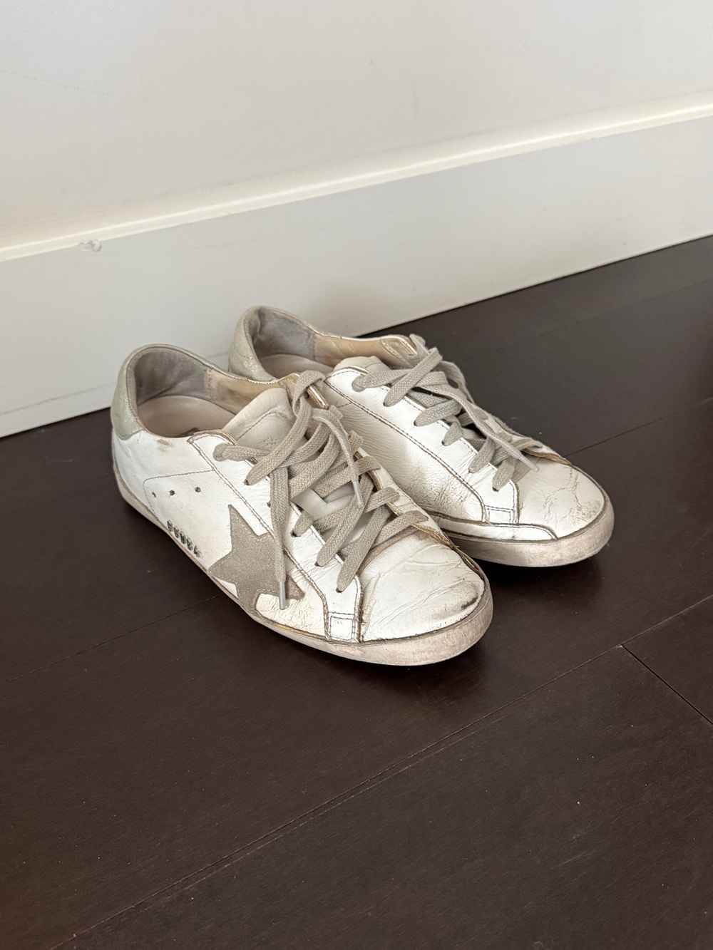 Golden Goose Women's White Leather Sneakers with Gray Star